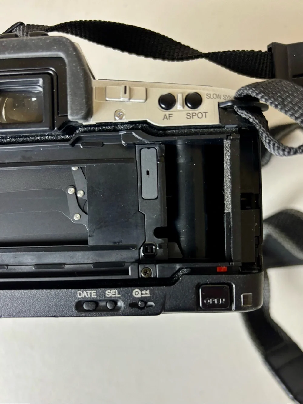 Minolta: Maxxum 5 -35mm Camera With Quantaray 55mm Lens